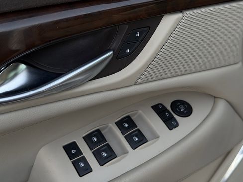 Used 2017 Cadillac Escalade Luxury RWD image 23
