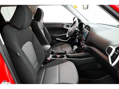 Used 2021 Kia Soul LX FWD image 17