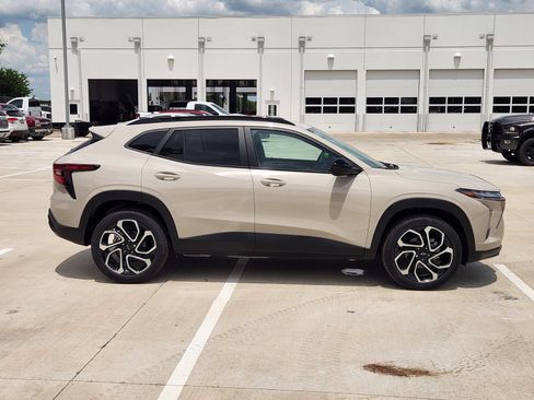 New 2026 Chevrolet Trax RS w/ Driver Confidence Package FWD image 7