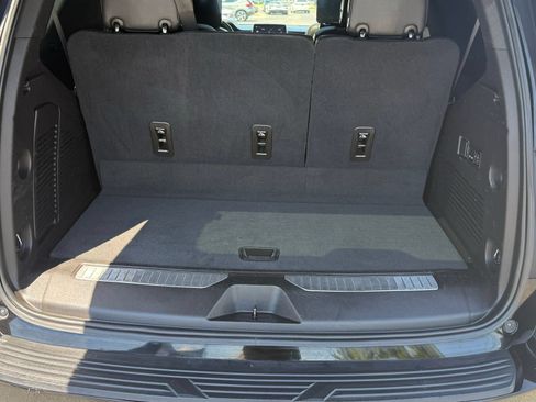Used 2021 Chevrolet Tahoe High Country AWD/4WD image 33