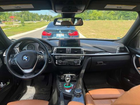 Used 2018 BMW 330i xDrive Wagon AWD/4WD image 8