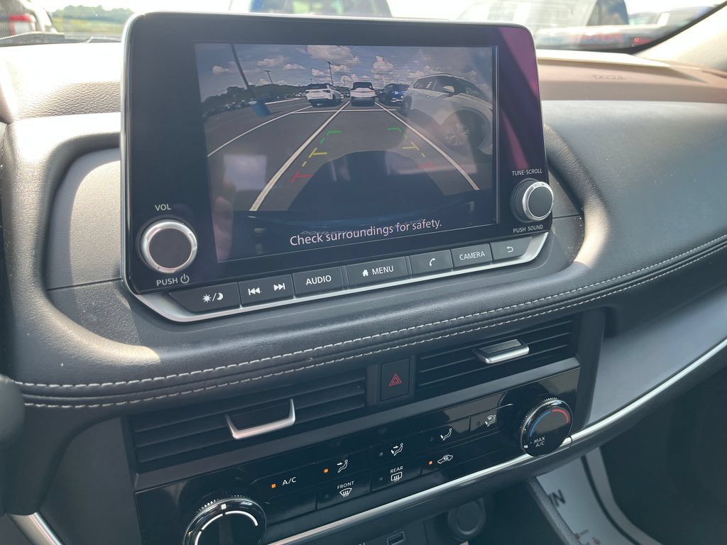 Used 2023 Nissan Rogue S AWD/4WD image 18