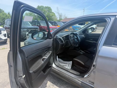 Used 2020 Mitsubishi Outlander Sport SE AWD/4WD image 6