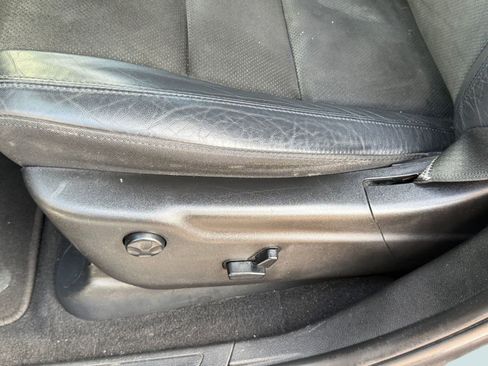 Used 2019 Jeep Grand Cherokee Laredo w/ Laredo X Package image 14