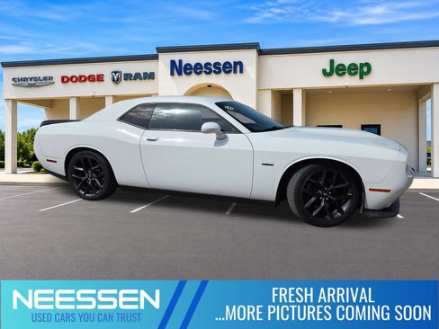 Used 2019 Dodge Challenger R/T w/ Driver Convenience Group RWD image 1