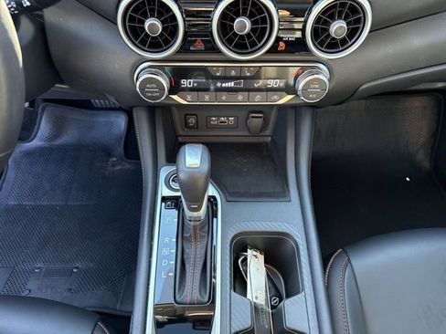 Used 2024 Nissan Sentra SR w/ SR Premium Package image 19