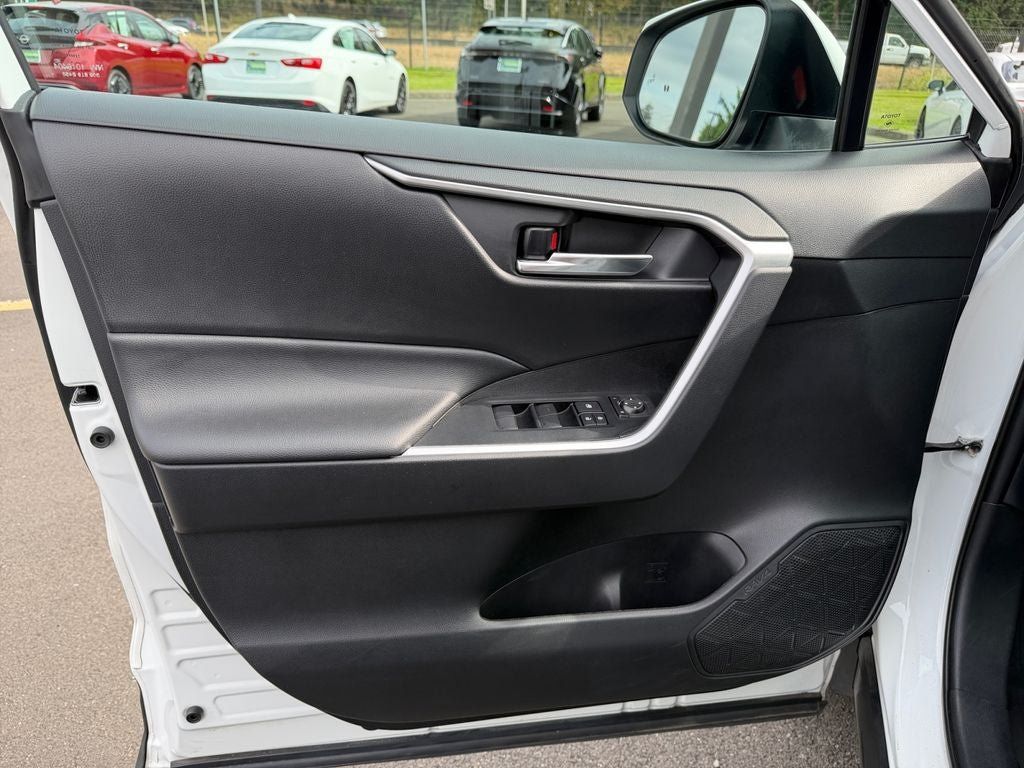 Used 2020 Toyota RAV4 XLE w/ Convenience Package AWD/4WD image 20