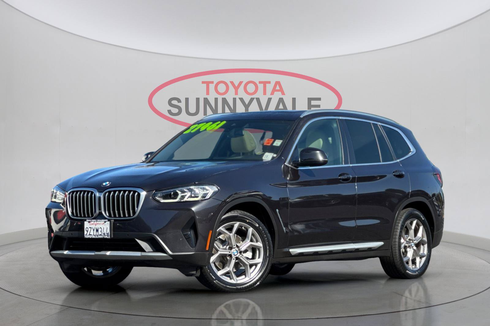Used 2022 BMW X3 xDrive30i w/ Convenience Package AWD/4WD image 2