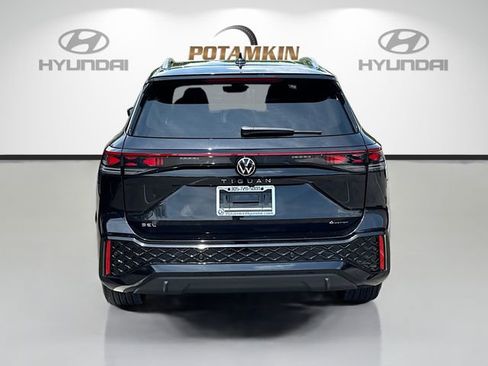 Used 2025 Volkswagen Tiguan SEL R-Line AWD/4WD image 6