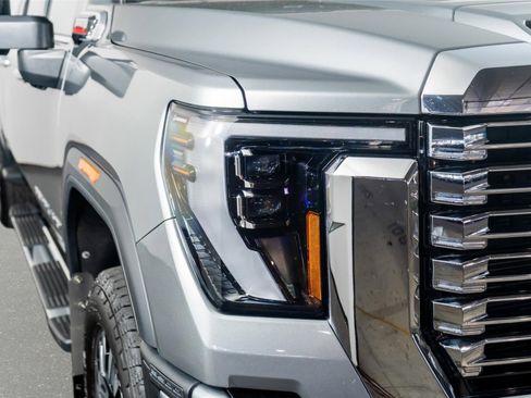 Used 2025 GMC Sierra 3500 Denali w/ Denali Reserve Package image 21