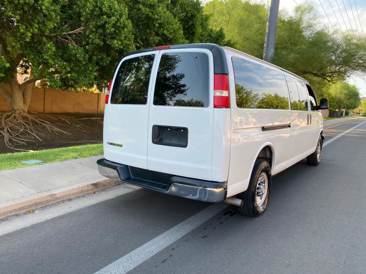 Used 2019 Chevrolet Express 3500 LT w/ LT Preferred Equipment Group RWD image 8