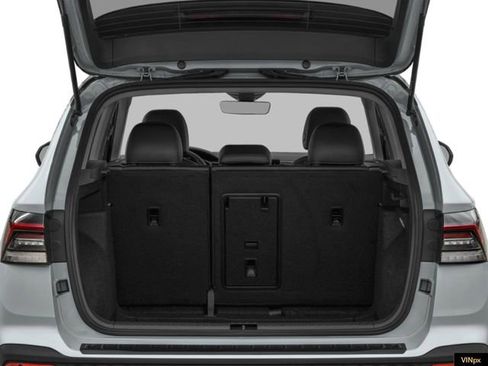 New 2025 Volkswagen Taos SE image 10