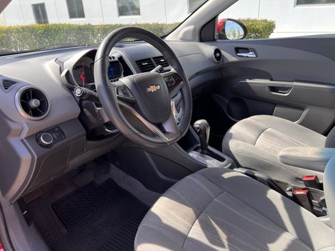 Used 2016 Chevrolet Sonic LT image 17