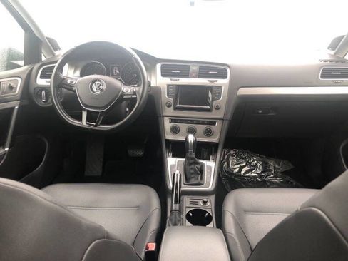 Used 2015 Volkswagen Golf SE image 3