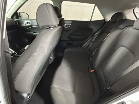 Used 2024 Hyundai Venue SE FWD image 26