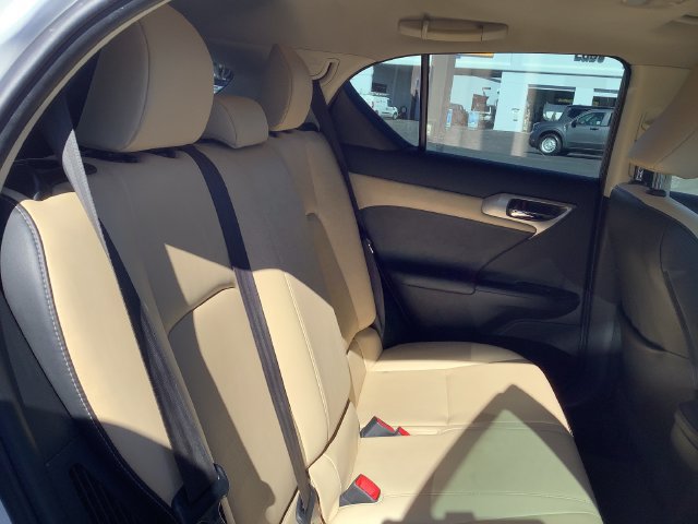 Used 2014 Lexus CT 200h FWD image 33