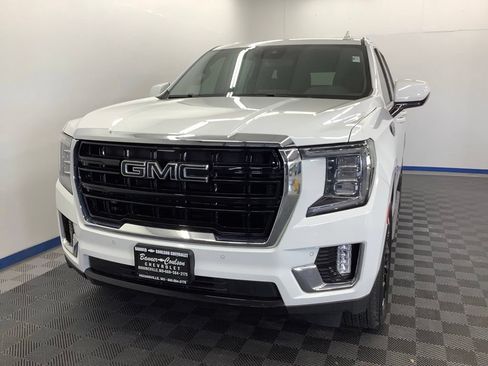 Used 2023 GMC Yukon SLE AWD/4WD image 2