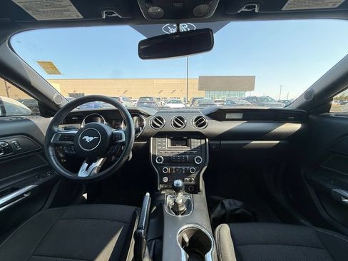Used 2017 Ford Mustang Coupe RWD image 25