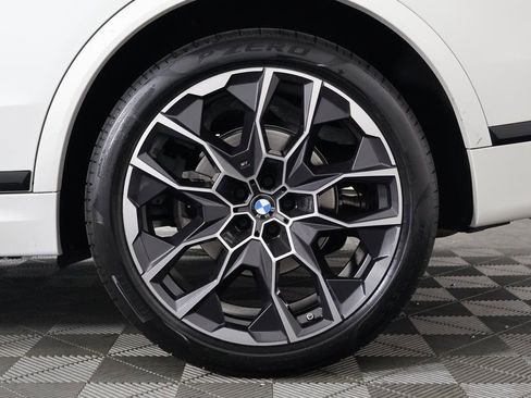 Used 2023 BMW X7 xDrive40i w/ M Sport Package image 17