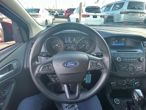 Used 2015 Ford Focus SE image 29