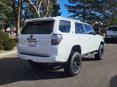 Used 2016 Toyota 4Runner SR5 image 2