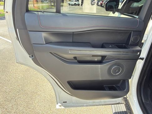 Used 2024 Ford Expedition Limited RWD image 19
