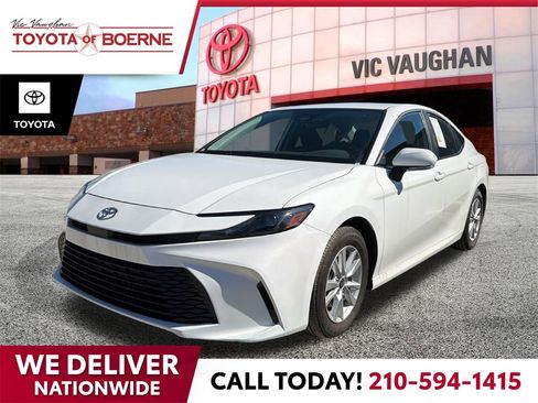 Used 2025 Toyota Camry LE image 1