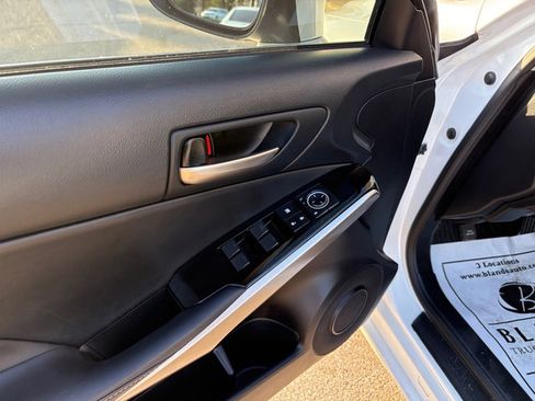 Used 2019 Lexus IS 300 AWD image 11