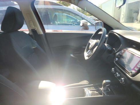 Used 2023 Nissan Kicks SV FWD image 10