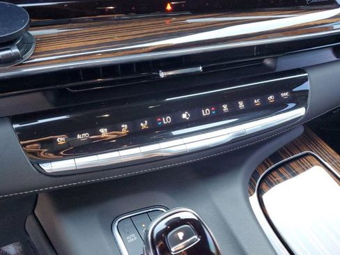 Used 2023 Cadillac Escalade Luxury image 30