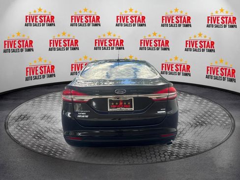 Used 2017 Ford Fusion SE w/ Fusion SE Technology Package image 5