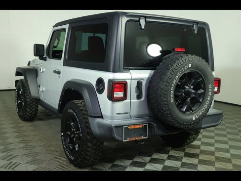 Used 2022 Jeep Wrangler Willys image 6