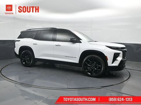 Used 2024 Chevrolet Traverse RS image 1