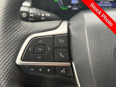 Used 2025 Toyota Sienna Platinum image 21