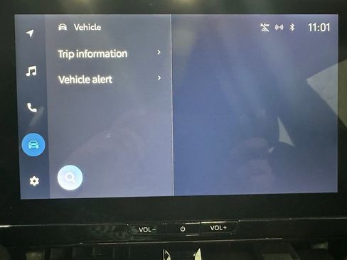 Used 2025 Toyota Corolla SE w/ SE Premium Package image 30