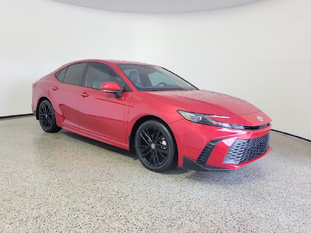 Used 2025 Toyota Camry SE FWD image 4