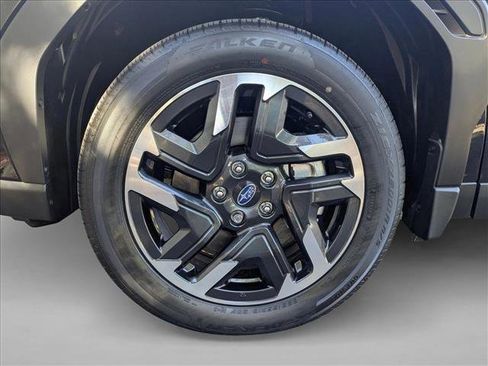 Used 2025 Subaru Forester Limited AWD/4WD image 10