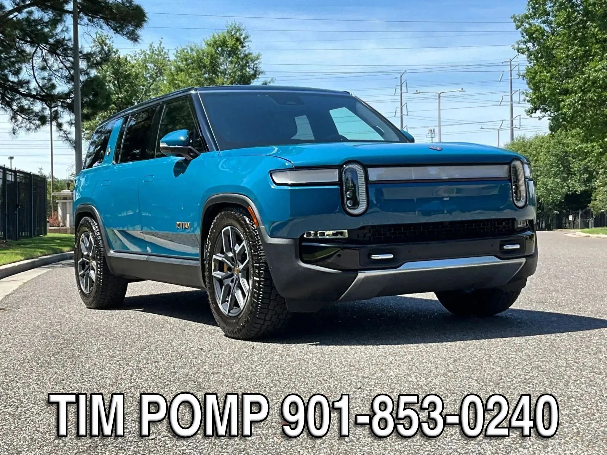 Used 2023 Rivian R1S Adventure Quad AWD/4WD image 4