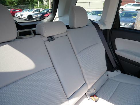 Used 2014 Subaru Forester 2.5i Premium w/ All-Weather Package AWD/4WD image 31