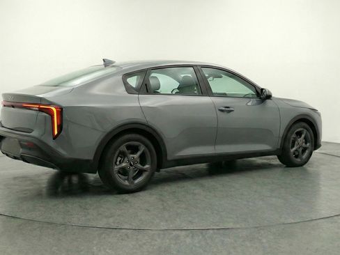 Used 2025 Kia K4 LXS image 9