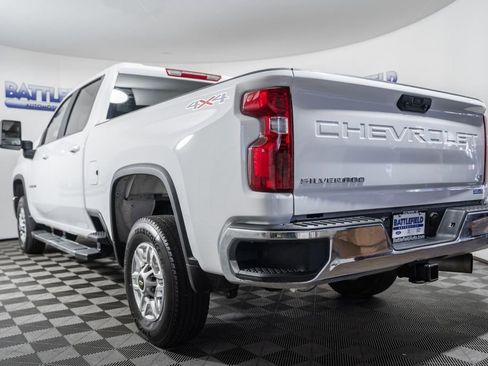 Used 2025 Chevrolet Silverado 2500 LT w/ Convenience Package image 4