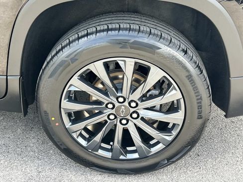 Used 2022 Chevrolet Traverse RS AWD/4WD image 19