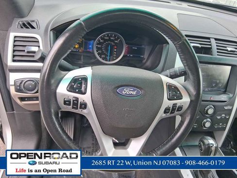 Used 2013 Ford Explorer XLT image 18