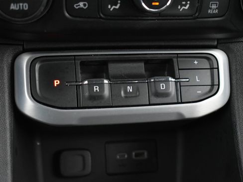 Used 2021 GMC Acadia SLE w/ Driver Convenience Package image 32