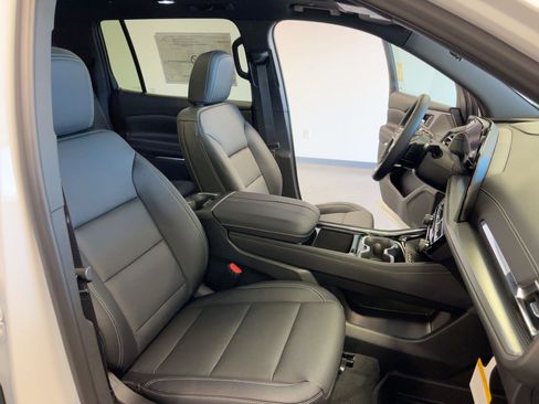 New 2026 Chevrolet Traverse LT w/ Sun and Wheel Package image 30