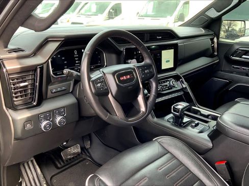 Used 2023 GMC Sierra 1500 AT4X image 16