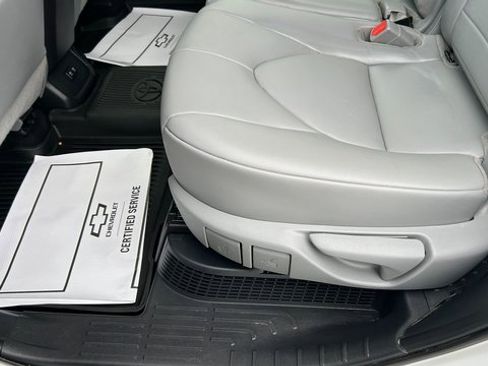 Used 2021 Toyota Highlander XLE image 44