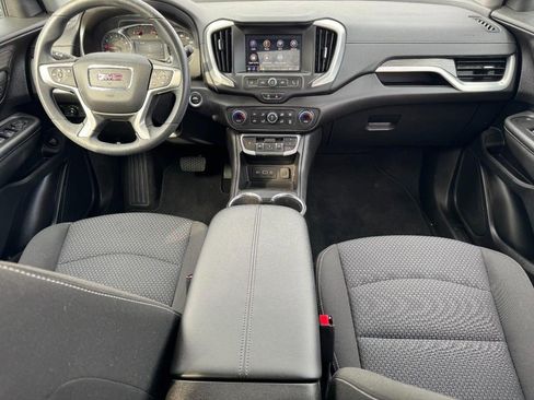 Used 2024 GMC Terrain SLE w/ Driver Convenience Package image 14