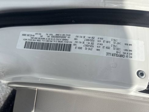 Used 2009 Chrysler Town & Country Touring FWD image 24