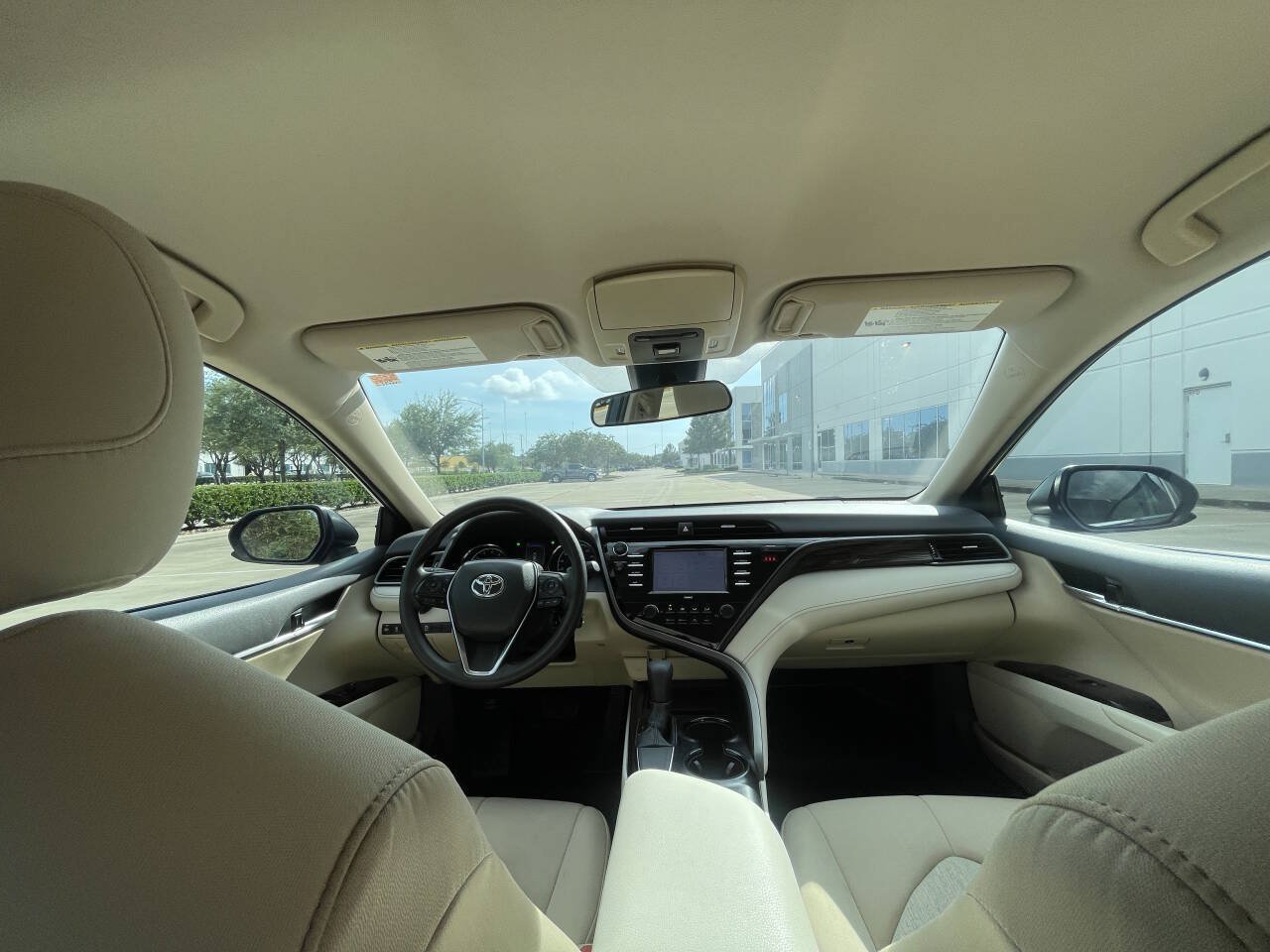 Used 2020 Toyota Camry LE FWD image 24